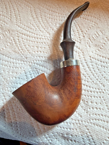 Briar pipe bent shape used - briar,