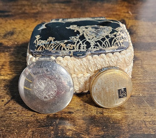 Vintage 1920s antique - antique, compact