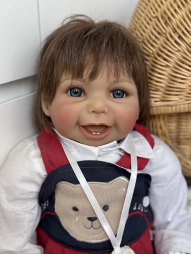 Artist doll hannsi - artist,