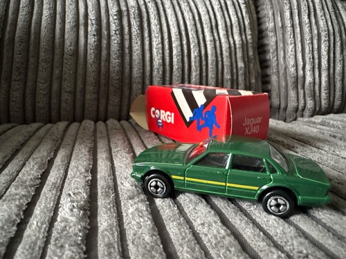 Corgi diecast green - corgi,