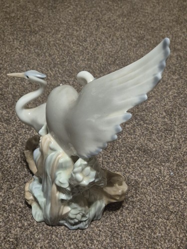 Lovely rare nao lladro - rare,