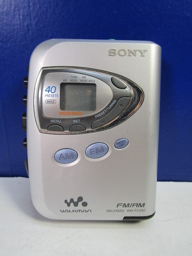 Working vintage sony walkman - vintage,