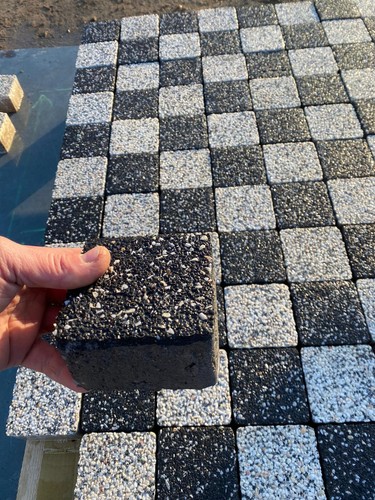 10m cobble sets - 10m, granite