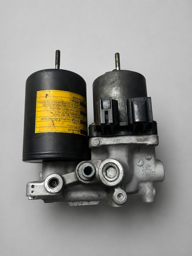 Genuine toyota auris - abs, pump