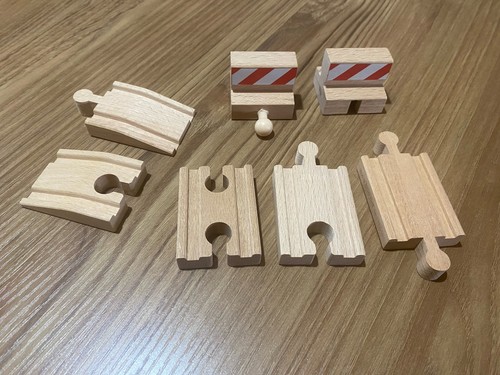 Brio train track adapters - train,