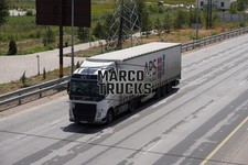 Truck photo Volvo FH tarpaulin