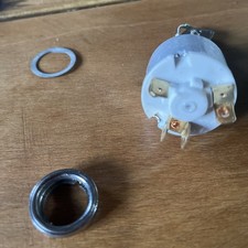 MORRIS MINOR IGNITION SWITCH GENUINE LUCAS 3 POSITION 13H337, 31973 47sa