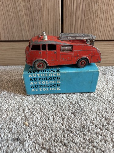 Dinky toys commer fire engine - dinky,