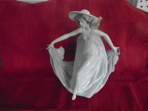 Lladro may dance 05662 retired - lladro,