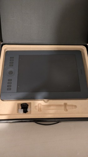 Wacom intuos pro - wacom, medium