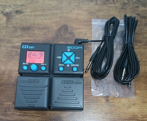 Zoom g1on electric guitar - zoom,
