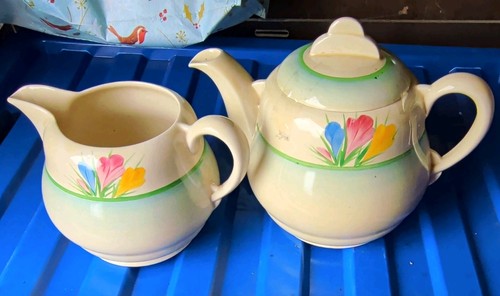 Clarice cliff newport pottery - cliff,