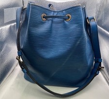 LOUIS VUITTON Epi Noe Bucket