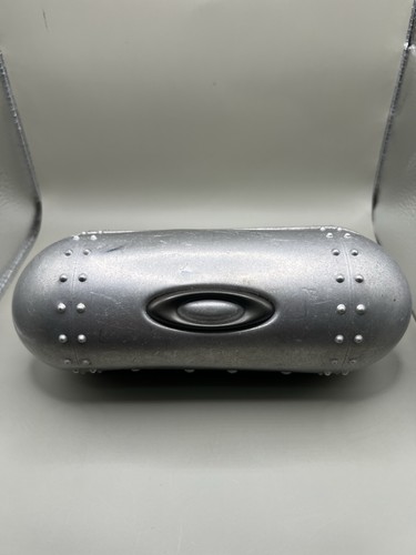Oakley large metal - metal, vault