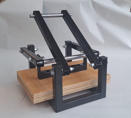 Lino press relief lever - press,