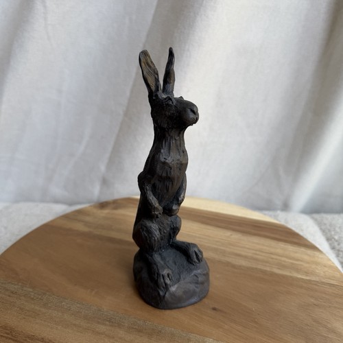 Hare sculpture cold cast - in,