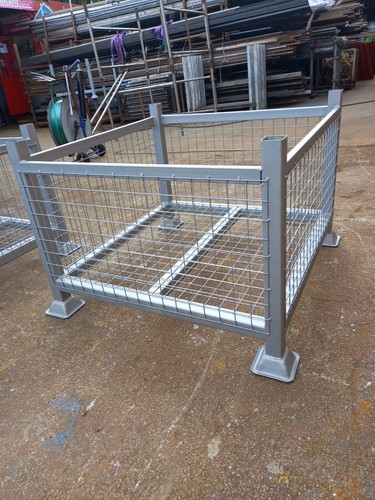 Steel mesh base sides cage - &,