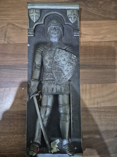 Marcus designs medieval wall - marcus,