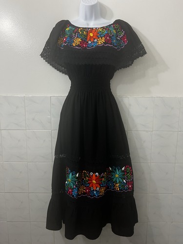 Mexican floral embroidered off - embroidered,