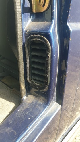 T25 pillar vent - b,