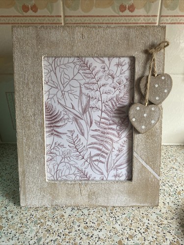 Shabby chic distressed - shabby,