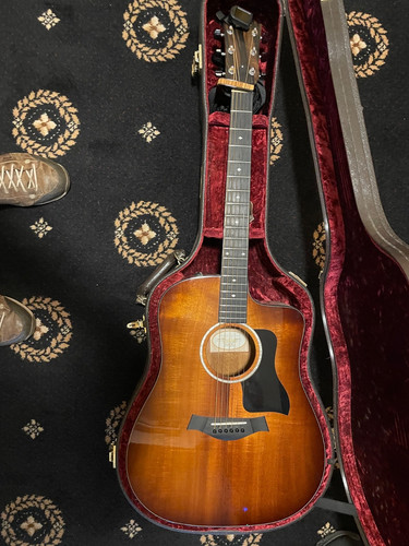Taylor guitar 220ce dlx - guitar,