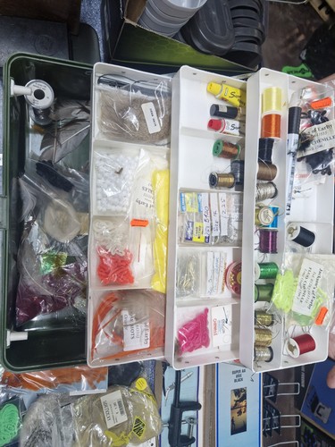 Fly tying vice with - tying,