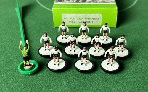 Subbuteo team 156 west - team,