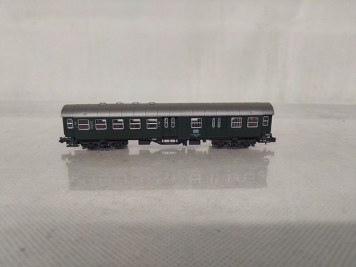 Roco passenger car - db, green