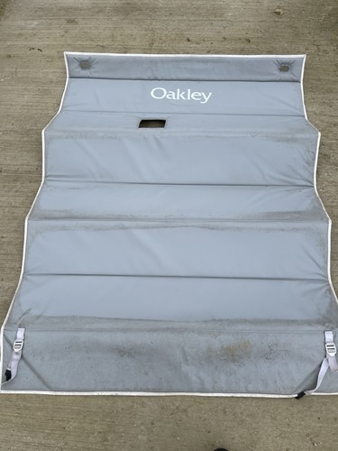Oakley horsebox paint - oakley,