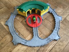 Thomas the Tank Engine Tidmouth Sheds with Turntable and fold up Track by mattel