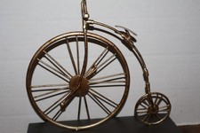 Display Reproduction of a VTG 1800’s. High Wheel or Penny-Farthing Metal Bicycle