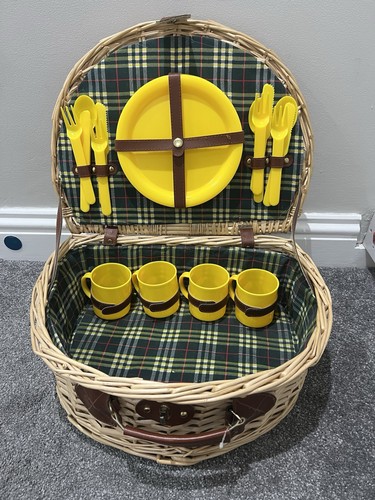 Vintage wicker picnic - wicker,
