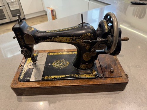 Singer model egyptian lotus - 66,