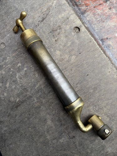 Critz lubricator grease gun