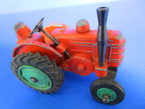 Dinky toys 301 field marshall - dinky,