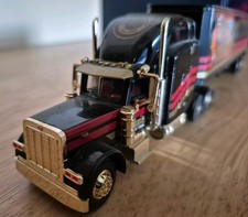 Perterbuilt 379 Conventional