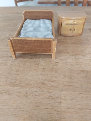 Vintage dolls house - vintage, bedroom
