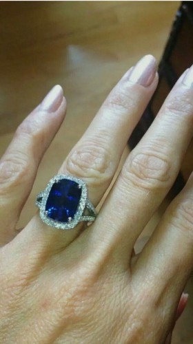 Art deco 3ct - cushion, sapphire
