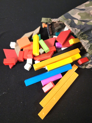 Mixed lot tangram - of, 78