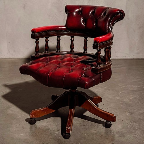 Red leather chesterfield - red,