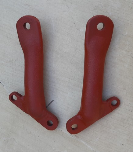 Triumph rear footrest - triumph,