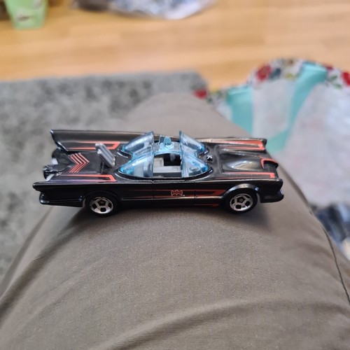 Hot wheels batman batmobile - batman,