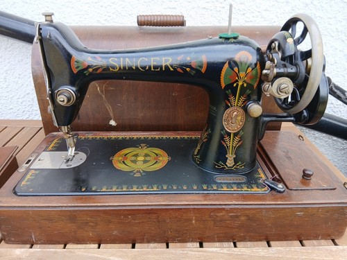 Singer sewing machine - singer,