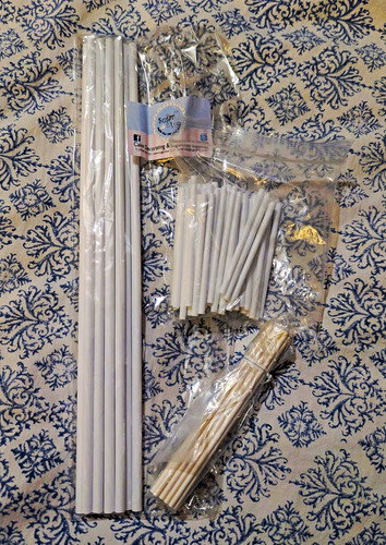 White plastic wood cake - white,