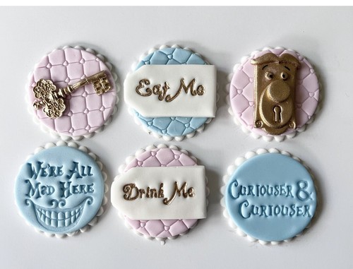 Alice wonderland cupcake - alice, in