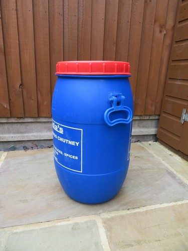 Plastic barrel red screw - barrel,