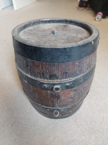 Vintage wooden barrel keg - vintage, with
