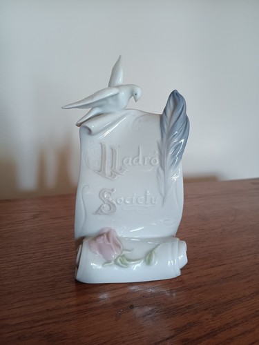 Vintage 1998 lladro collectors - vintage,