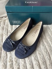 New in box hotter Emmy navy